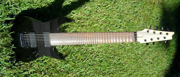 Icositriphonic_Guitar.PNG